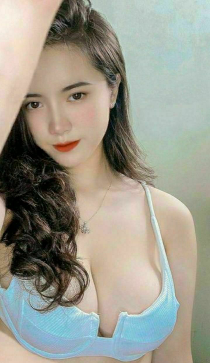 Vú em với vú nó anh chọn cái nào